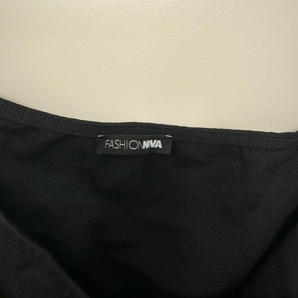 NOVA™ Valeria Dress Fashonova Like New (L 54” Chest 20”) Only 29.99
If ad is up - Picture 4 of 7